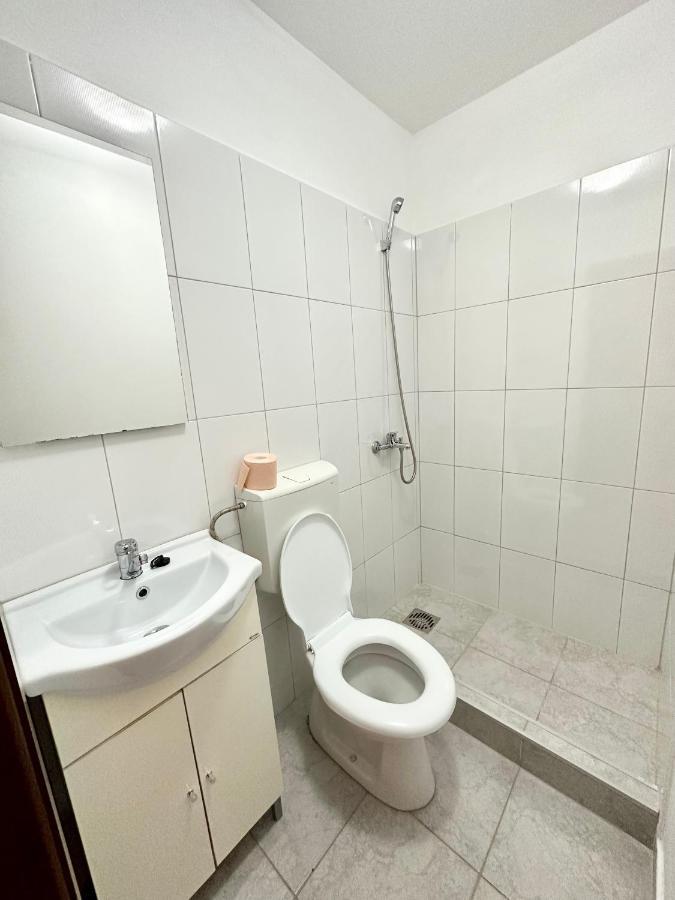 Adg 2 - Apartament Cu 3