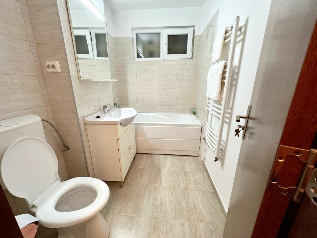 Adg 2 - Apartament Cu 3 Appartement